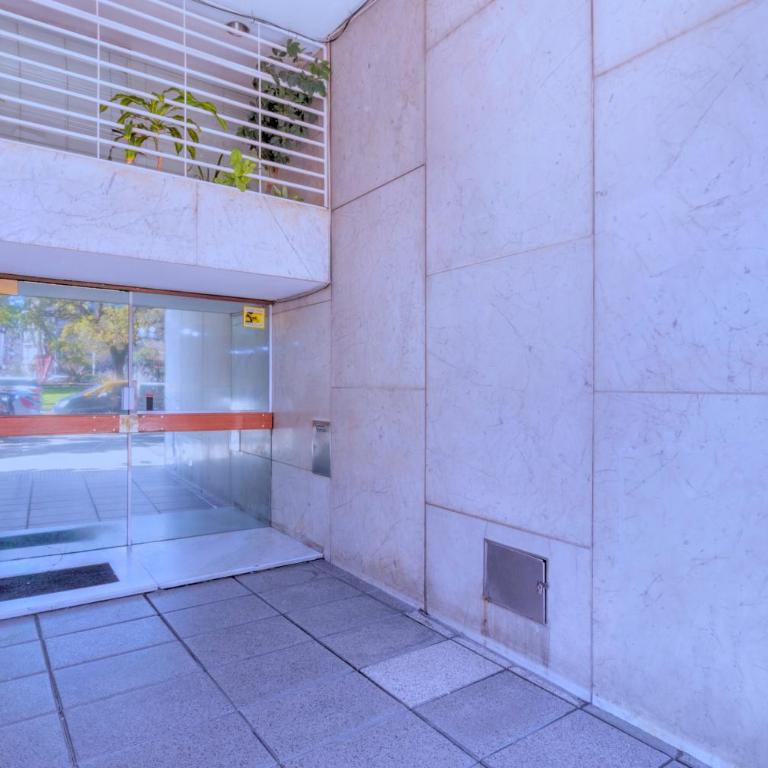 2 Ambientes centrico - 9 de Julio - Apartamento de 1 dormitorio con balcón - 4