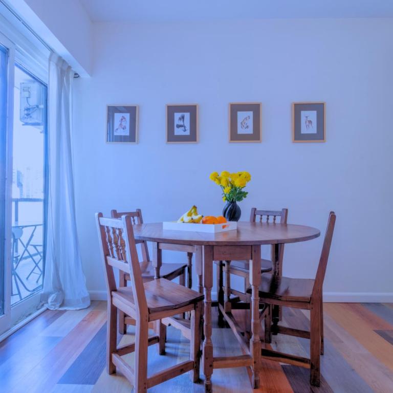 2 Ambientes centrico - 9 de Julio - Apartamento de 1 dormitorio con balcón - 10