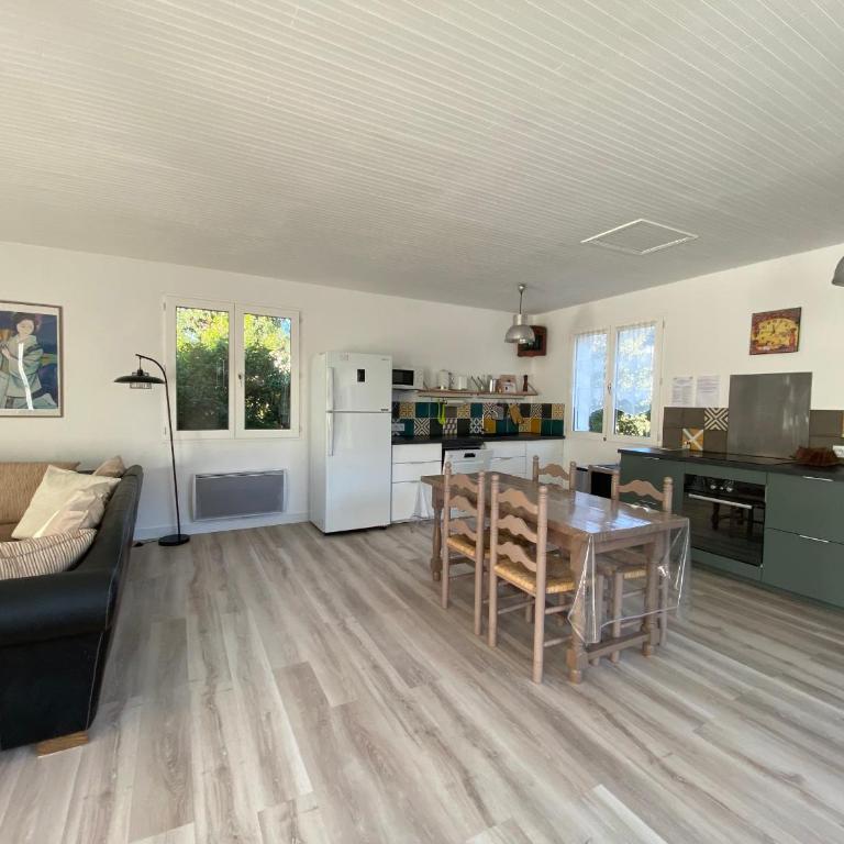 Maison 4 chambres avec WIFI et animaux acceptés à 200m de la plage - FR-1-22-304 - Maison de Vacances (8 Adultes) - 22