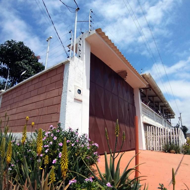 La Casa de la Colina - Three-Bedroom House - 16
