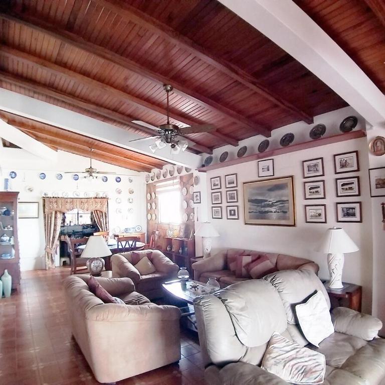 La Casa de la Colina - Three-Bedroom House - 17