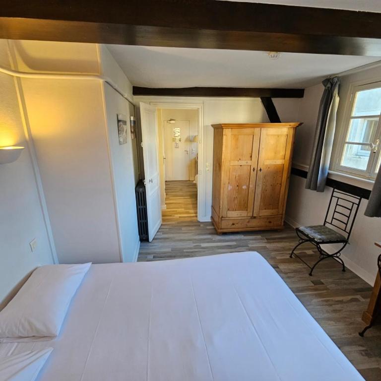 Hôtel François d'O - Chambre Triple avec Douche - 2