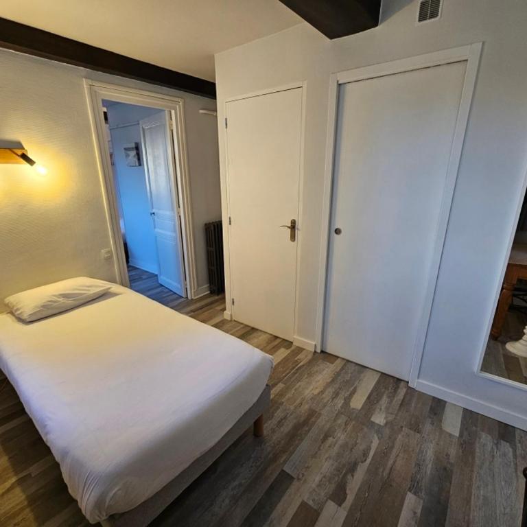 Hôtel François d'O - Chambre Triple avec Douche - 10