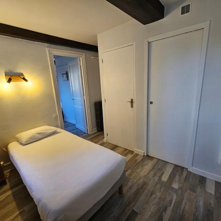 Hôtel François d'O - Chambre Triple avec Douche - 16