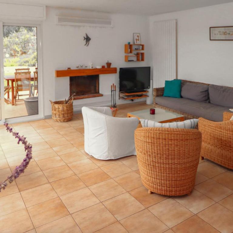 Awesome Home In Châteauneuf-Grasse - Maison de Vacances 5 Chambres - 1