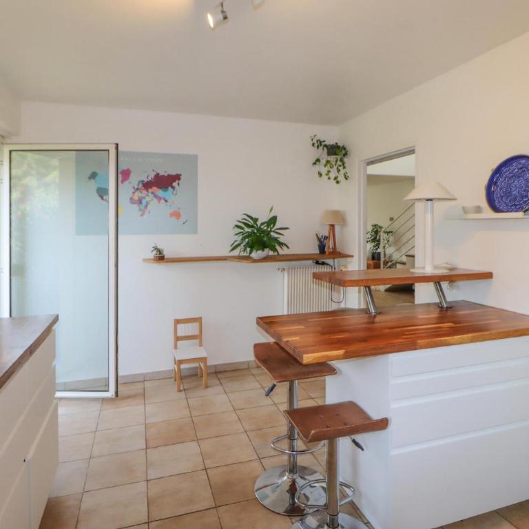 Awesome Home In Châteauneuf-Grasse - Maison de Vacances 5 Chambres - 3