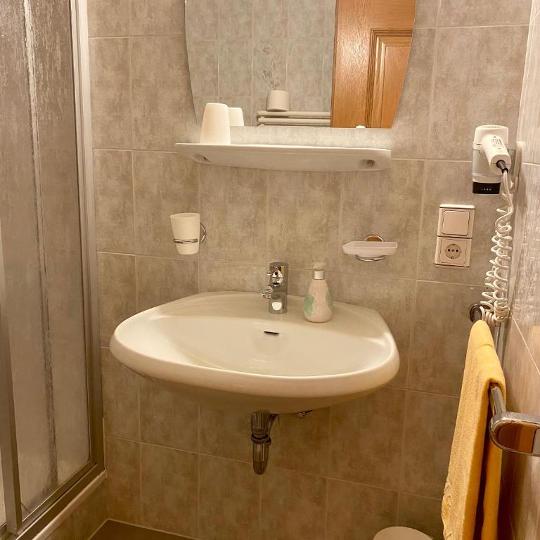 Naturhotel Haller - Economy Double Room with Balcony - 6