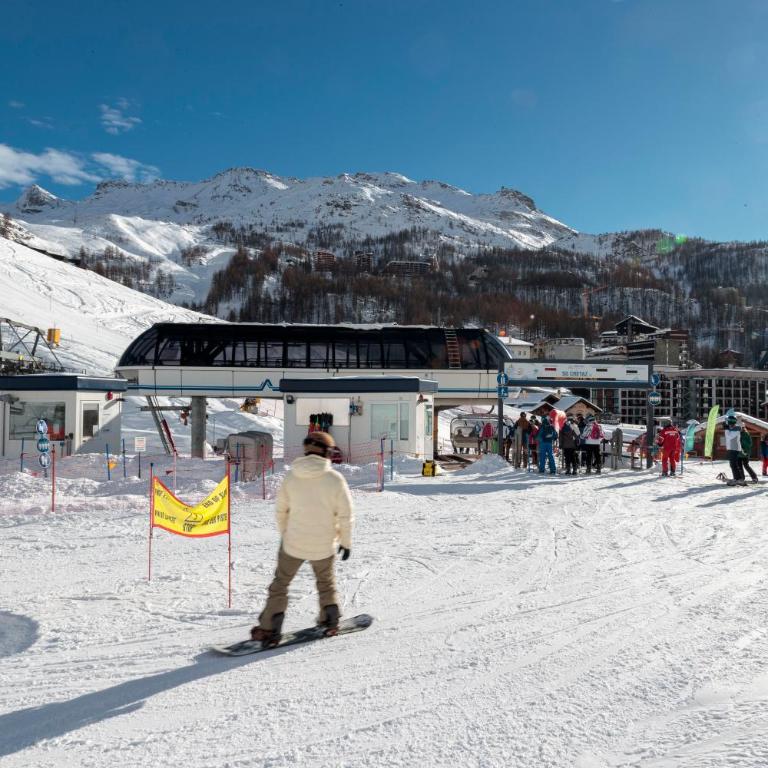 HelloCHALET TrackSide House - Ski-In Ski-Out Apartment on the Cretaz Slopes - Appartamento con 2 Camere da Letto e Terrazza - 42