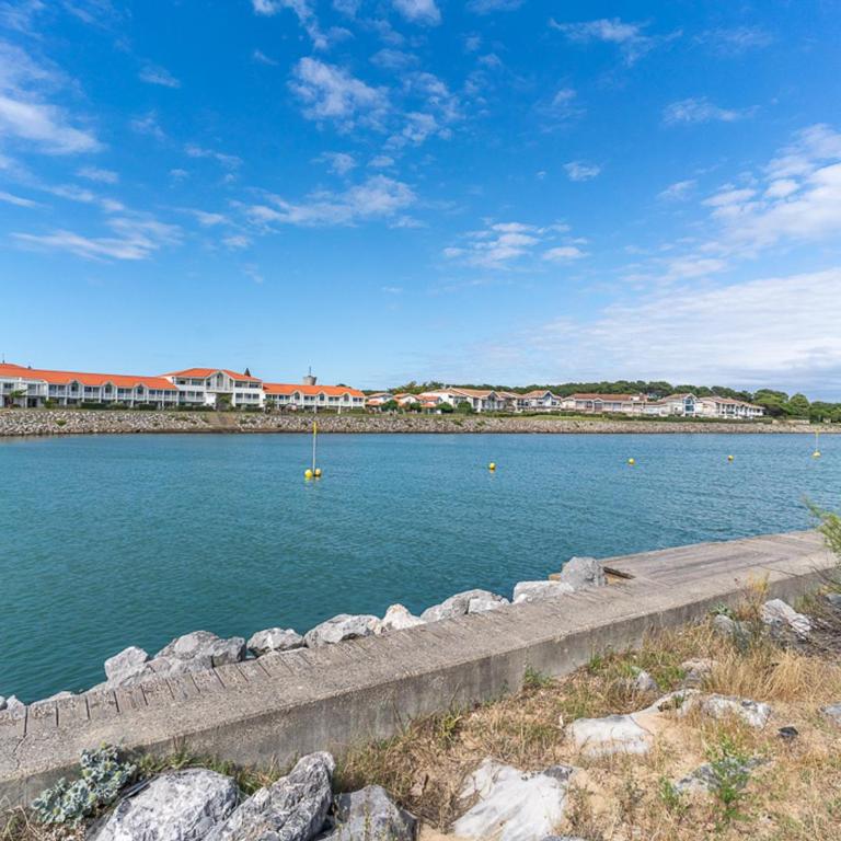 Maisonnette 2 étoiles à Mimizan Plage à 200m de l'océan, 6 pers, terrasse, parking, tout confort - FR-1-50-75 - Appartement - 5