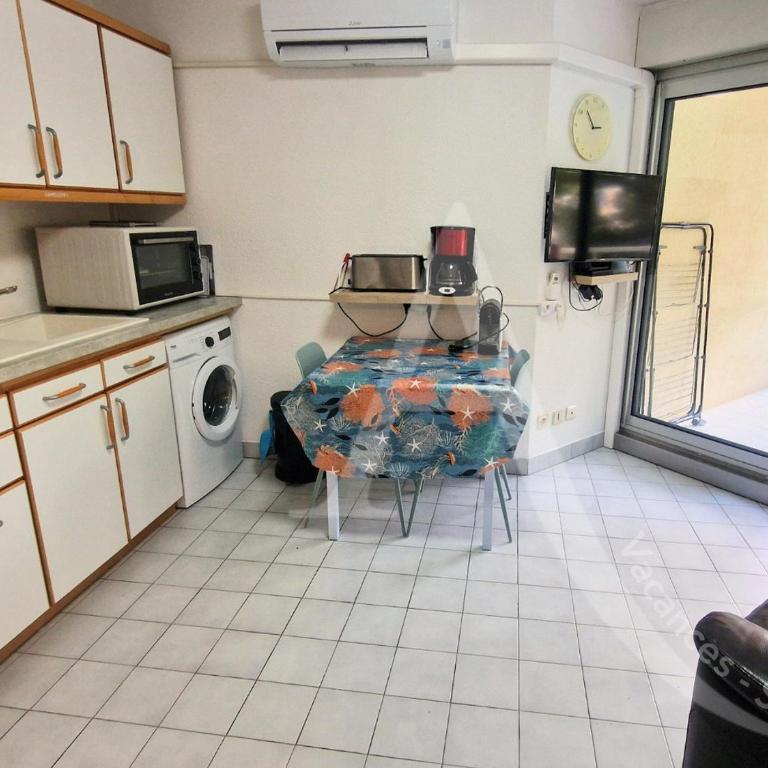 Quartier plage 1 chambre Parking Climatisation Internet - Apartment mit 1 Schlafzimmer - 2