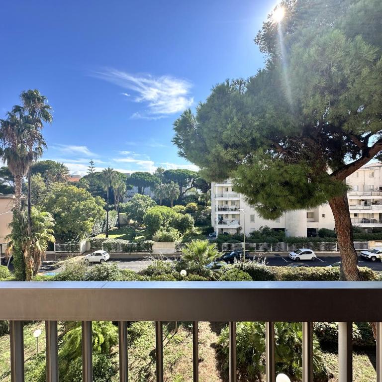 HYELAN - Appartement climatisé pour 6 personnes avec piscine sur le port d'Hyères - Apartment mit 2 Schlafzimmern - 2