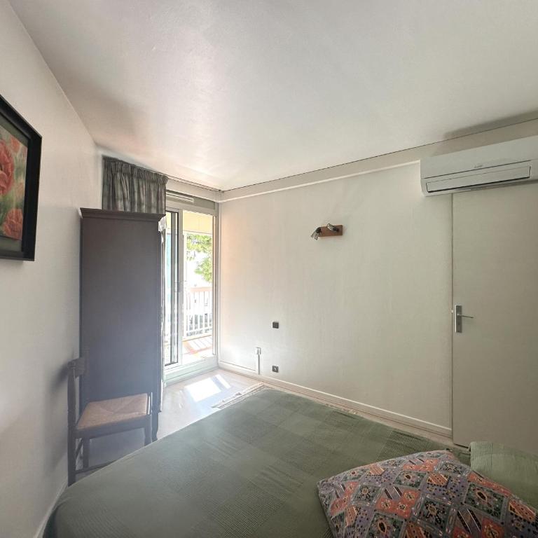 HYELAN - Appartement climatisé pour 6 personnes avec piscine sur le port d'Hyères - Apartment mit 2 Schlafzimmern - 14