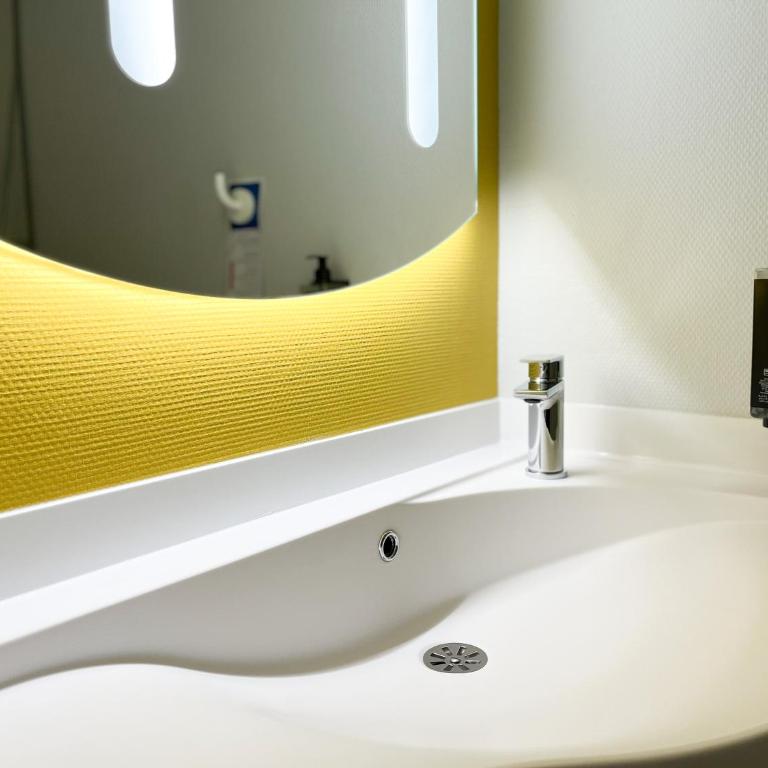 ibis budget Carcassonne La Cité - Chambre Triple avec 1 Lit Double et 1 Lit Superposé - 14