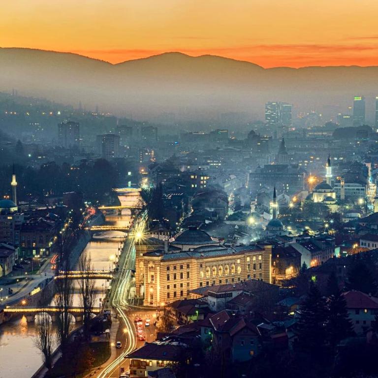 The warmth of a home with a fireplace in the very center of Sarajevo - Three-Bedroom Apartment - 16