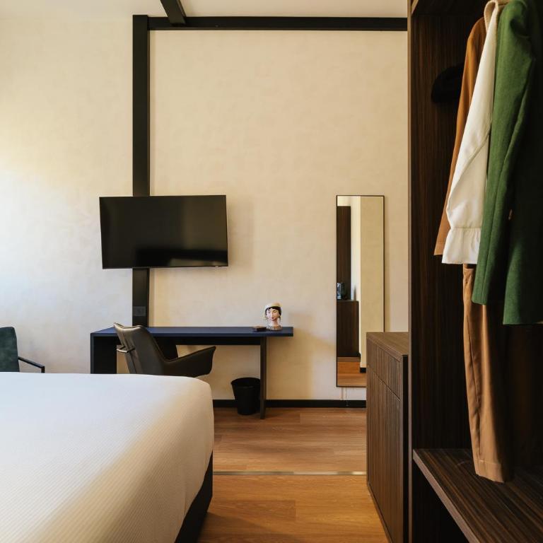 Cavour Suites - Camera Deluxe - 12