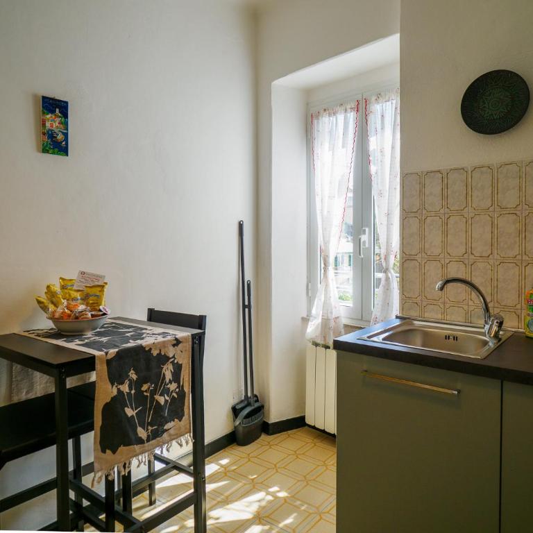La Casa del Pastenello Family Apartment with AC - Two-Bedroom Apartment - 10