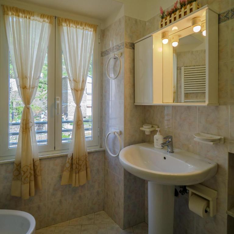 La Casa del Pastenello Family Apartment with AC - Two-Bedroom Apartment - 23
