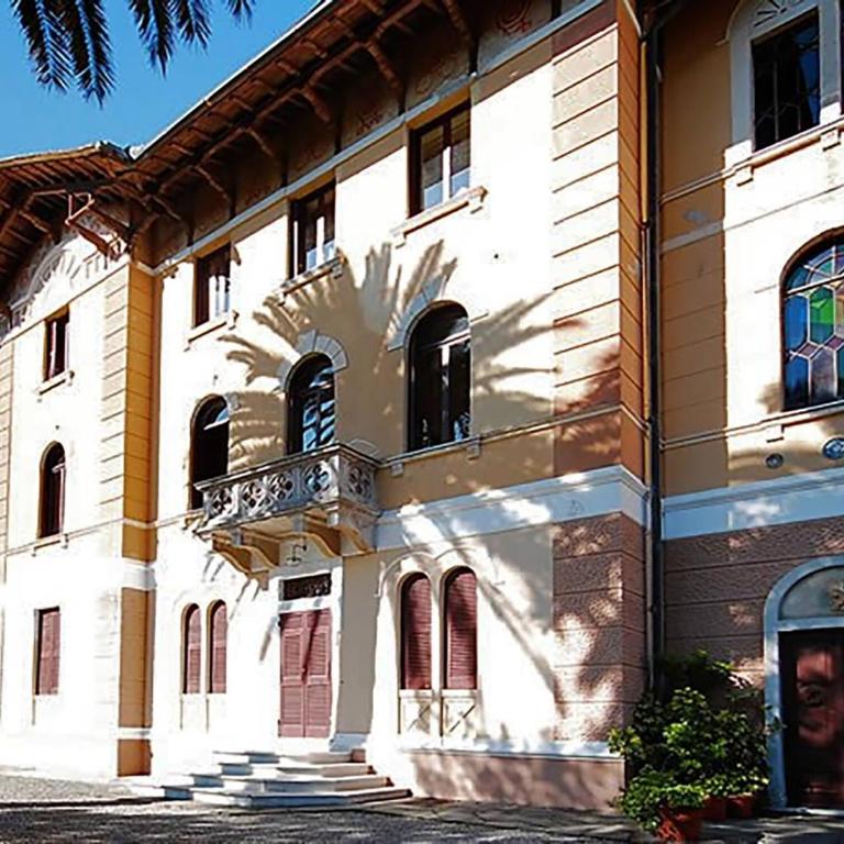 Villa Montale Historical Apartment I Limoni - Five-Bedroom Apartment - 10