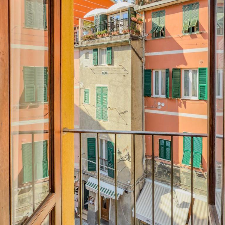 El Nin Apartment with Terrace & AC - Two-Bedroom Apartment - 3