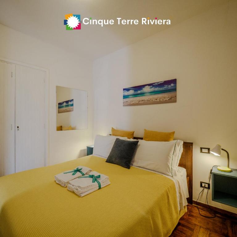 El Nin Apartment with Terrace & AC - Two-Bedroom Apartment - 10