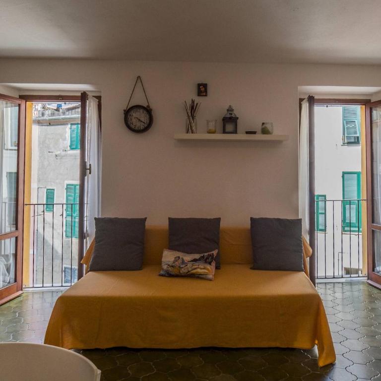 El Nin Apartment with Terrace & AC - Two-Bedroom Apartment - 24
