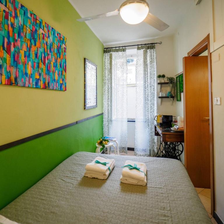 Carmelina Tiny Village Room - One-Bedroom Apartment - 11