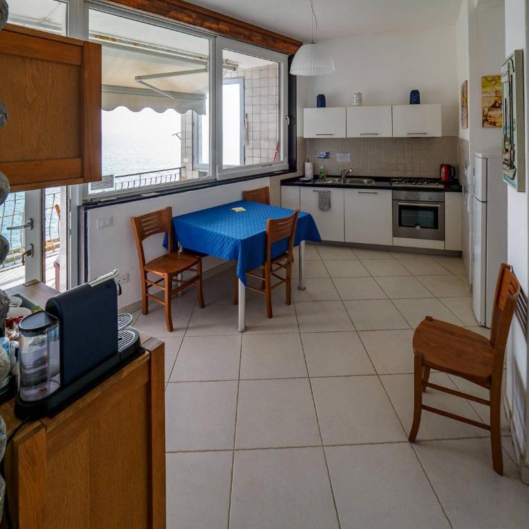 Unda de Ma Apartment with AC & Sea View Balcony - Three-Bedroom Apartment - 10