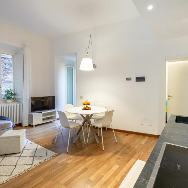 GuestHost - Historic Palace in the Heart of Siena - Two-Bedroom Apartment - 9