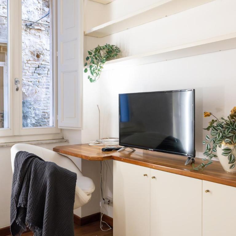 GuestHost - Historic Palace in the Heart of Siena - Two-Bedroom Apartment - 26