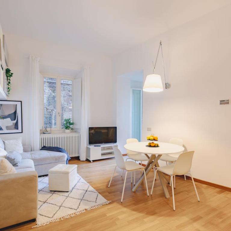 GuestHost - Historic Palace in the Heart of Siena - Two-Bedroom Apartment - 12