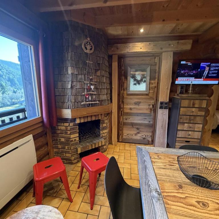LE GRAND CERF Chalet en rondins avec SPA Jacuzzi - Chalet - 41