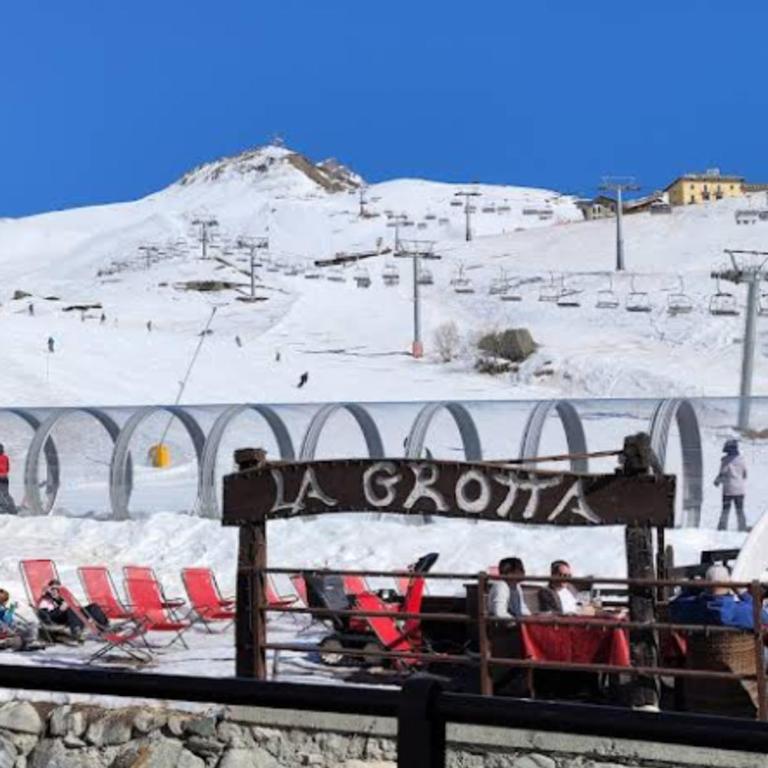 HelloCHALET TrackSide House - Ski-In Ski-Out Apartment on the Cretaz Slopes - Appartamento con 2 Camere da Letto e Terrazza - 33