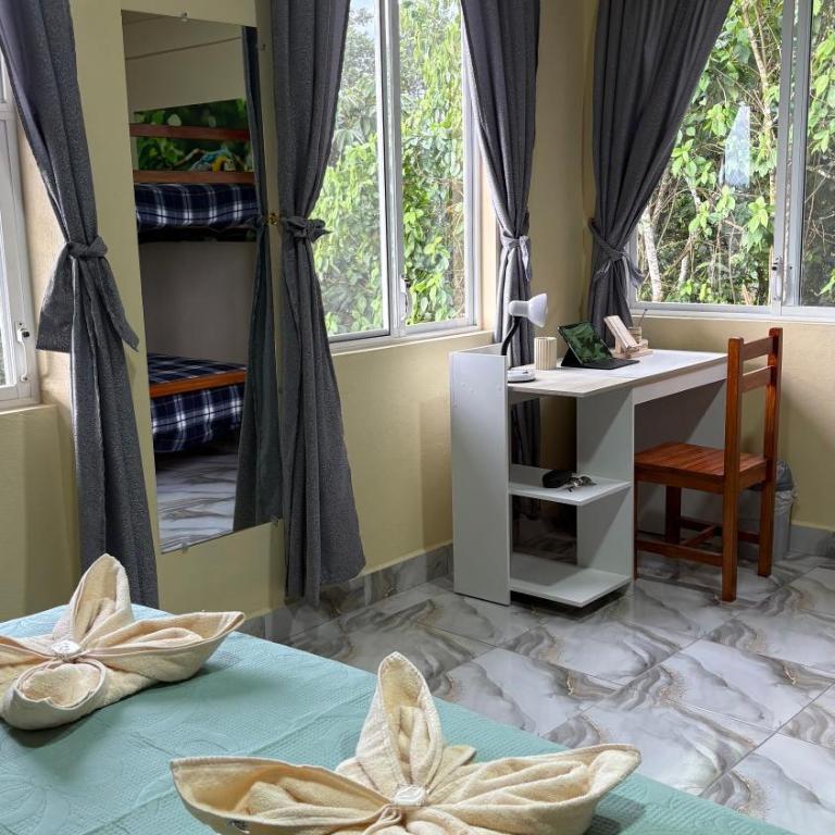 Hostal Tena Ñaui - Habitación Familiar Deluxe - 10