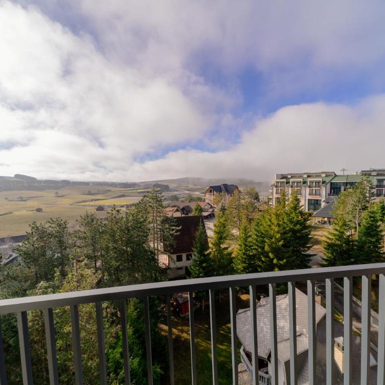 Zlatibor Pine & Peak - One-Bedroom Apartment - 17