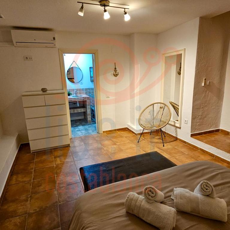 Bungalow Almendros by Live It - Three-Bedroom House - 2