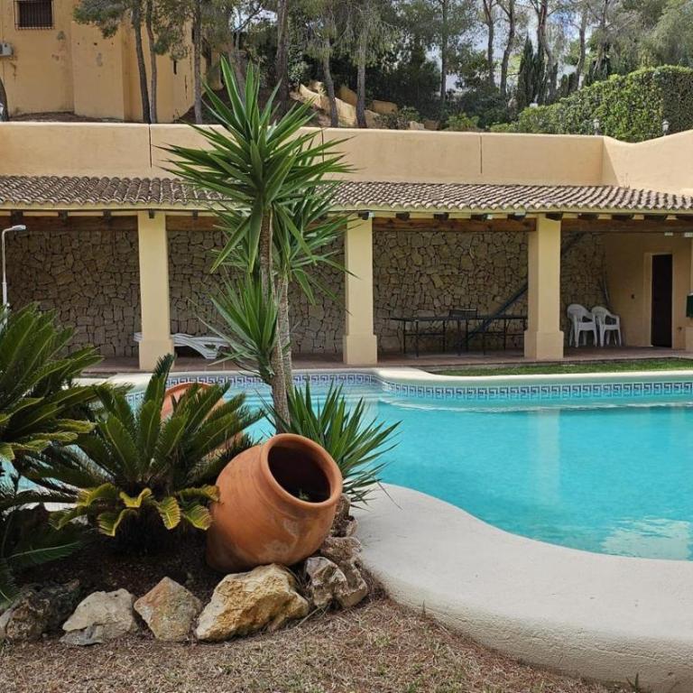 Bungalow Almendros by Live It - Three-Bedroom House - 12