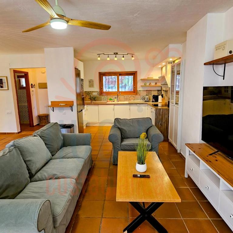 Bungalow Almendros by Live It - Three-Bedroom House - 13