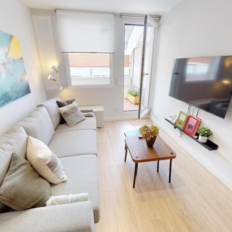 Stunning penthouse in Cuatro Caminos for 4 pax - Artistas 1 - Apartamento de 1 dormitorio con terraza - 1