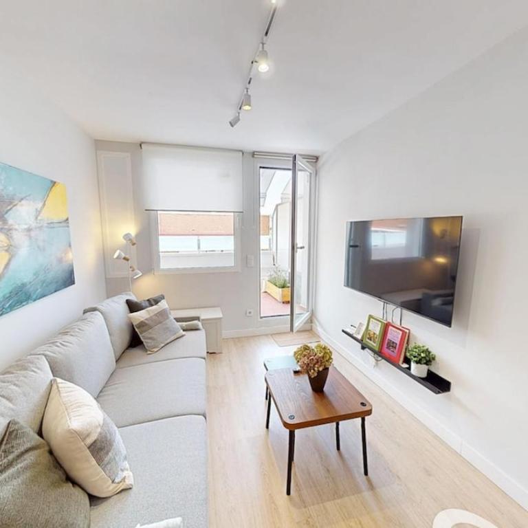Stunning penthouse in Cuatro Caminos for 4 pax - Artistas 1 - Apartamento de 1 dormitorio con terraza - 6