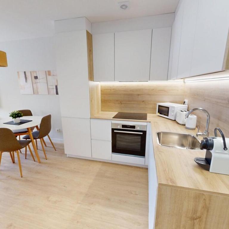 Stunning penthouse in Cuatro Caminos for 4 pax - Artistas 1 - Apartamento de 1 dormitorio con terraza - 14