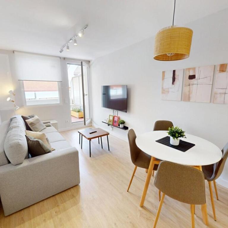 Stunning penthouse in Cuatro Caminos for 4 pax - Artistas 1 - Apartamento de 1 dormitorio con terraza - 17