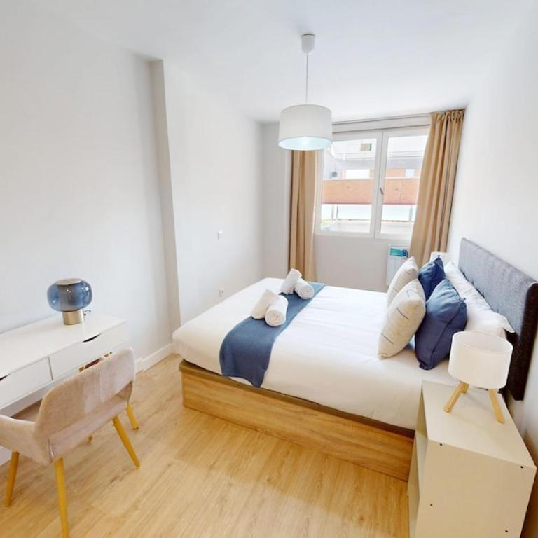 Stunning penthouse in Cuatro Caminos for 4 pax - Artistas 1 - Apartamento de 1 dormitorio con terraza - 20