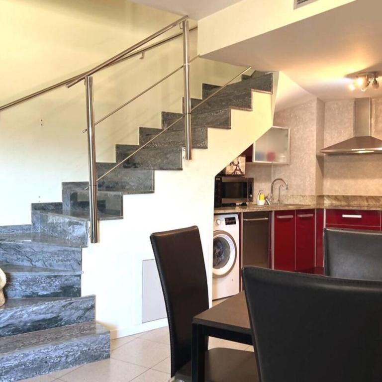 Duplex Piscina y Parking MasBlau Beach by Host&Joy - Apartamento de 3 dormitorios - 45
