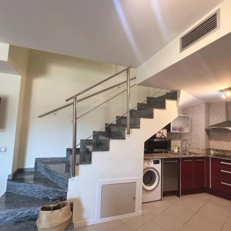 Duplex Piscina y Parking MasBlau Beach by Host&Joy - Apartamento de 3 dormitorios - 46