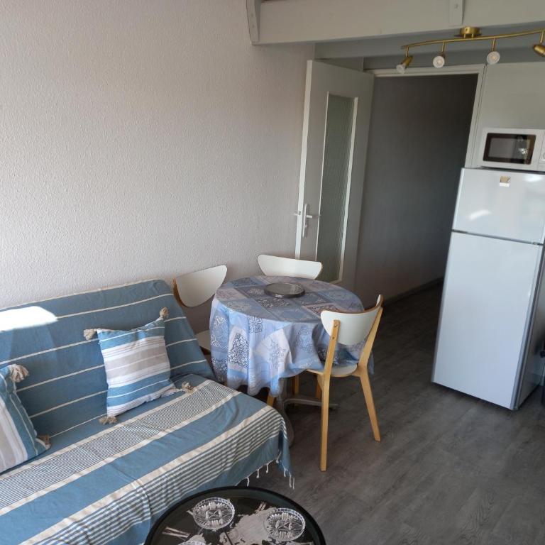 La Baleine rose, T2 vue dégagée sur le Centre Port - Apartment mit 1 Schlafzimmer - 4