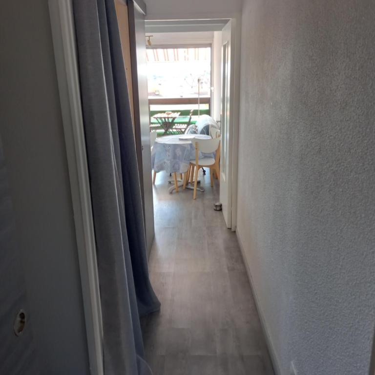 La Baleine rose, T2 vue dégagée sur le Centre Port - Apartment mit 1 Schlafzimmer - 19