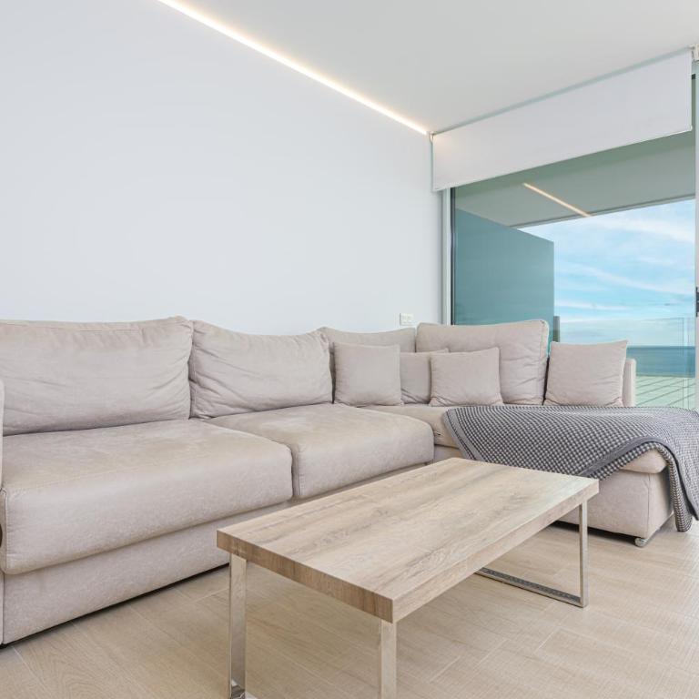 WintowinRentals Fuengirola Exclusive Sea View Apartment with Terrace, Pool and Parking - Apartamento de 2 dormitorios - 21