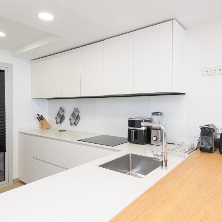 WintowinRentals Fuengirola Exclusive Sea View Apartment with Terrace, Pool and Parking - Apartamento de 2 dormitorios - 27