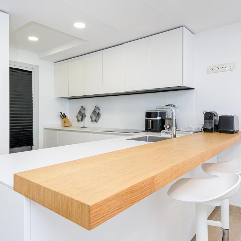 WintowinRentals Fuengirola Exclusive Sea View Apartment with Terrace, Pool and Parking - Apartamento de 2 dormitorios - 30