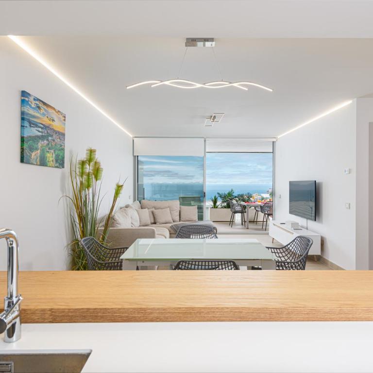 WintowinRentals Fuengirola Exclusive Sea View Apartment with Terrace, Pool and Parking - Apartamento de 2 dormitorios - 28
